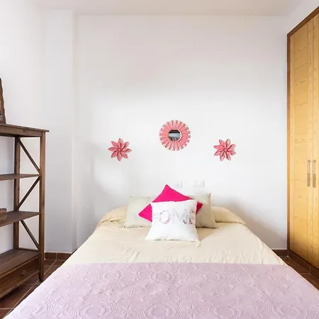 Home2book Charming Realejos شقة