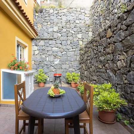 Home2book Charming Realejos شقة